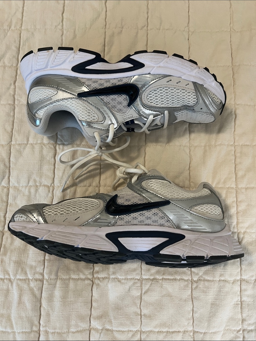 Nike Women’s v5 RNR Athletic Running Shoes